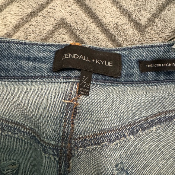 ✨KENDALL & KYLIE JEANS - Picture 3 of 5